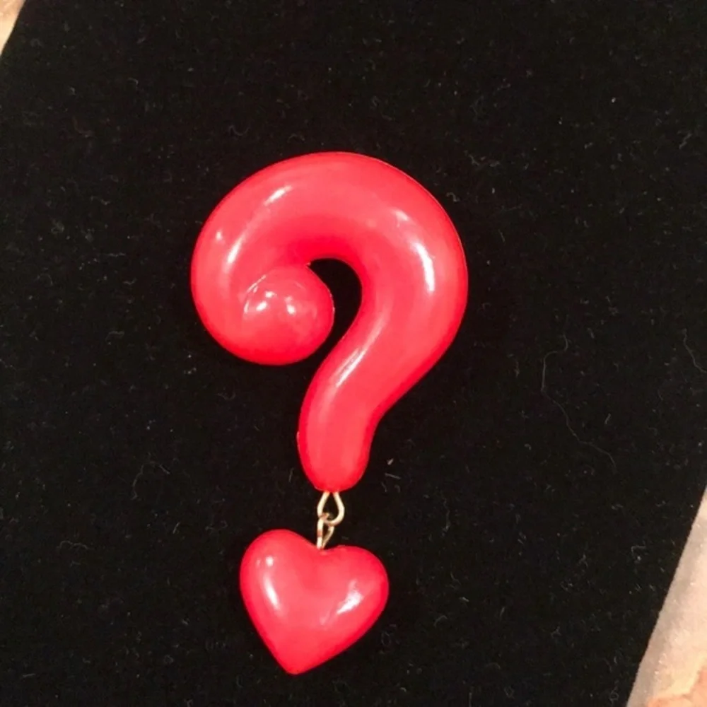Vintage 1982 Hallmark valentines pin
